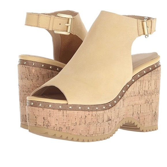 Chinese Laundry Wedges - Picture 2 of 3